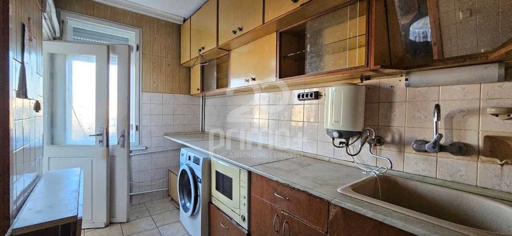 Апартамент с възможност за три спални