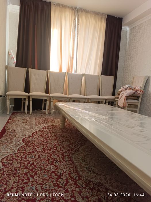 Стол со стульями