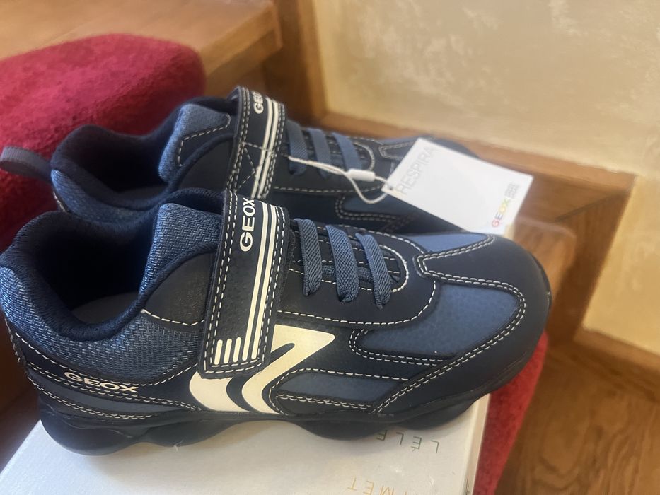 Vand adidasi Geox marimmea 32 noi