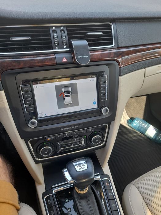 SKODA Superb 2012 — imagine 4
