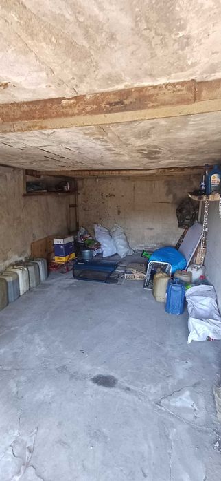 Продам гараж . 800000