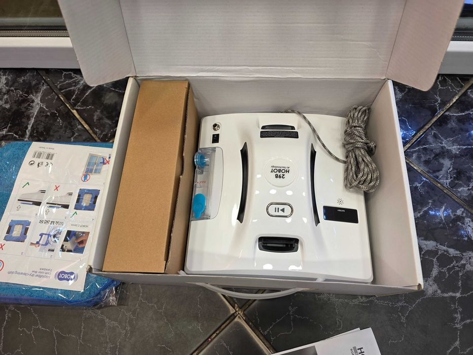 Hope Amanet P10/Robot Curatare Geamuri Hobot 298 cu Pulverizator Bluetooth Ups - NOU -