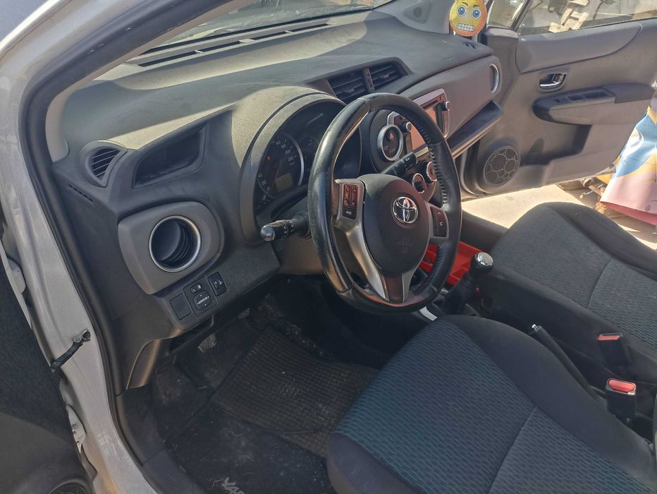 Тойота Ярис П13 / Toyota Yaris 2012г. P13  - на части