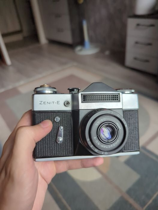 Зеркальный фотоаппарат Зенит - Е