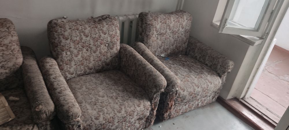 Отдам даром диван