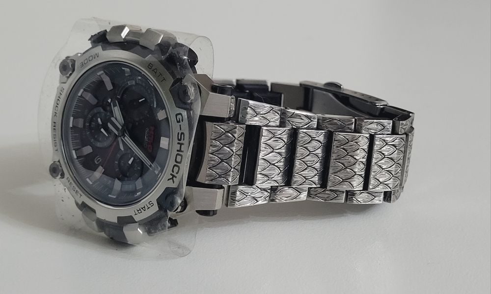 Продам Casio G-SHOCK MTG-B3000