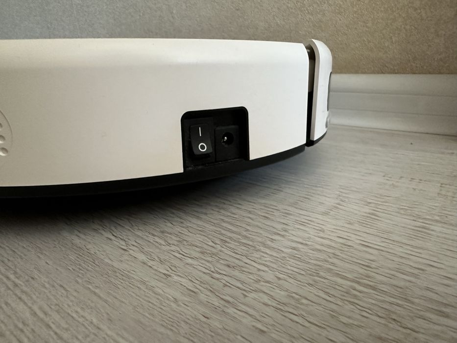 Робот-пылесос почти новый