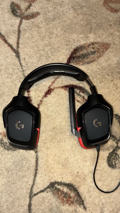 Порадават се гейминг слушалки logitech g332 черни с кабел