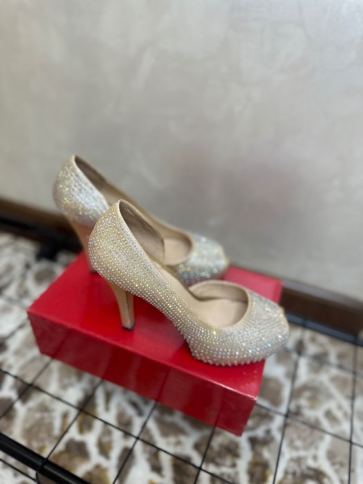 Женские туфли вечерние 38