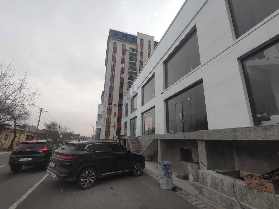 Продаётся коммерческая недвижимость 526 м² 1–2 этаж