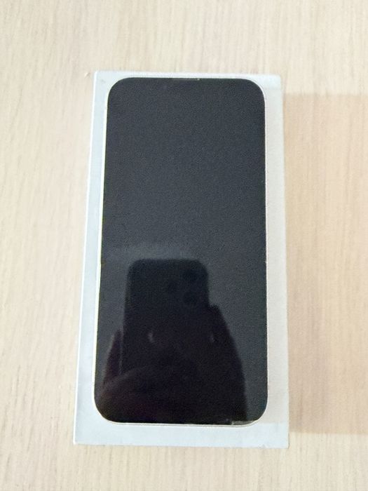 iPhone 13. Цена  100000к