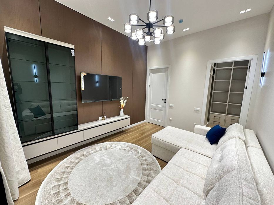 Продаётся однокомнатная ЖК Botanica Saroyi. BI GROUP