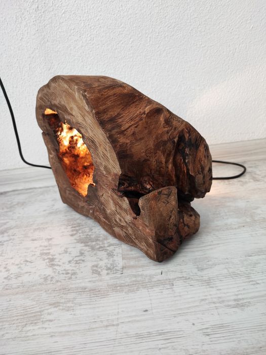 Нощни лампи от дърво