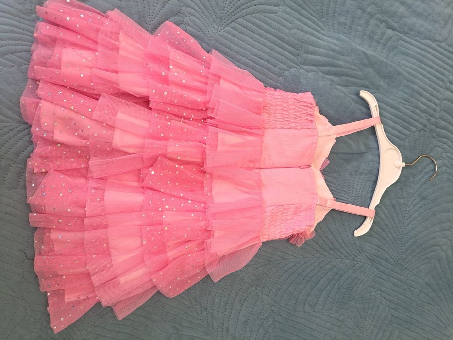 Продам нарядное платье.