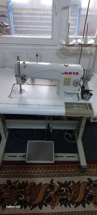 Tikuv mashinasi juda ham yaxshi holatda usta kõrmagan 9