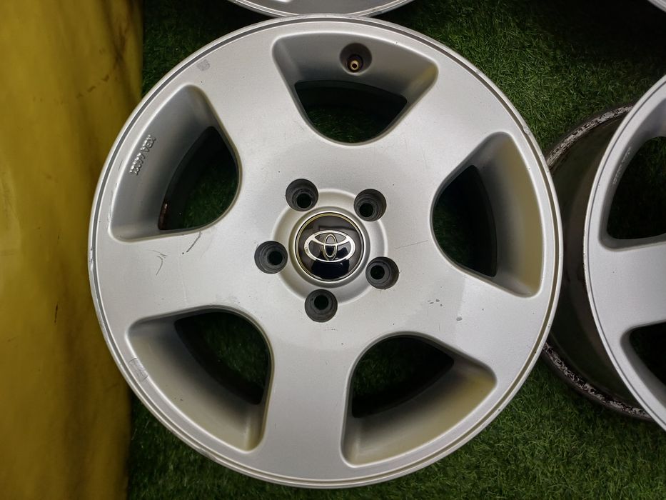 Диски R16 5x114.3 на Toyota и другие.
