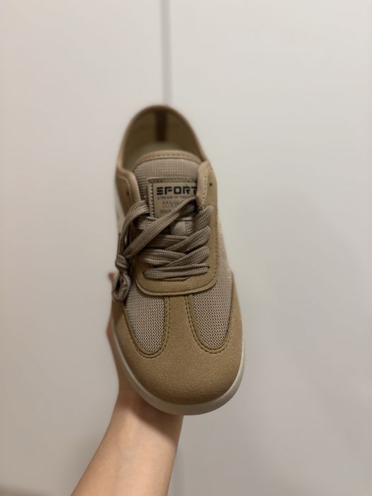 Кроссовки новые качественные