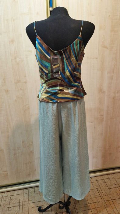 Продам новый атласный топ