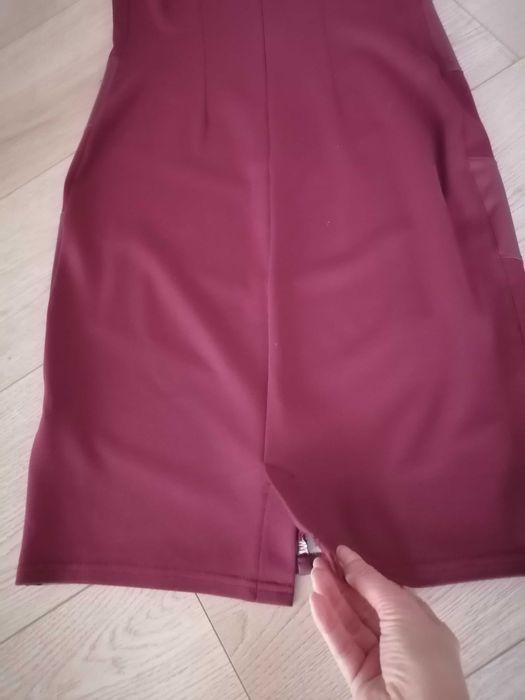 Rochie elegantă, cu detalii de piele, vișinie