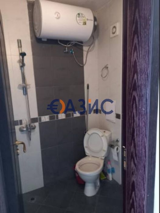 Двустаен апартамент в обикновена сграда. Слънчев Бряг, Тънково., общо