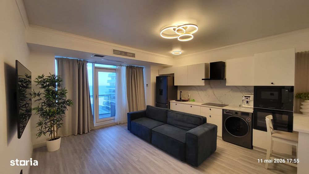 Apartament 2 camere White Titanic frontal la mare