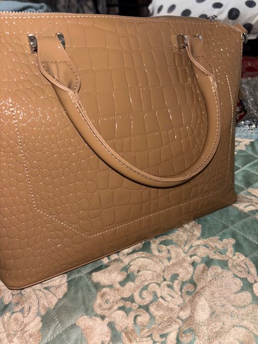 Женская кожаная сумка через плечо