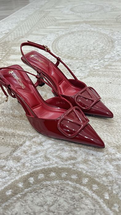 Модные босоножки