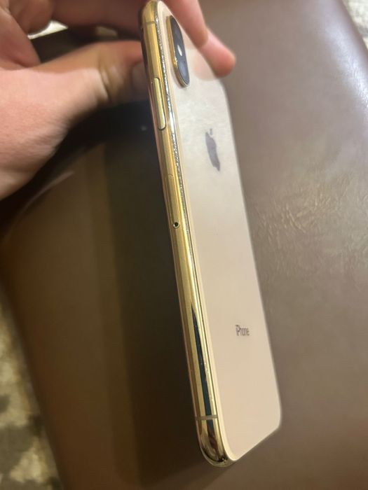 iPhone Xs на 64гб