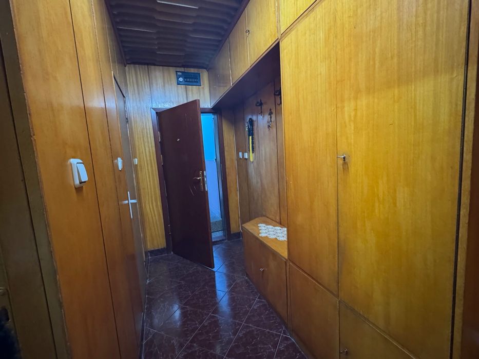 Дава се под наем Четиристаен апартамент в Търговище, Център - 85 кв.м за 204 € - Снимка #6