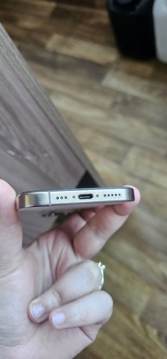 Iphone 16 Pro, utilizat cateva luni, stare ca nou, baterie originala