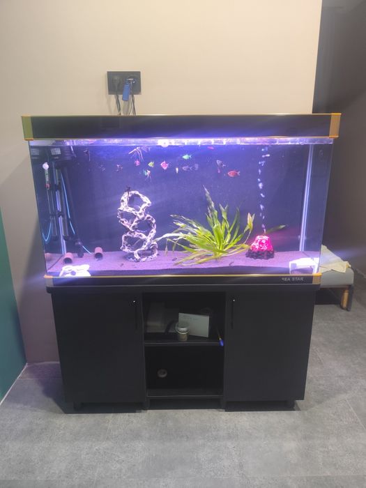 Продам Аквариум 300 лит.