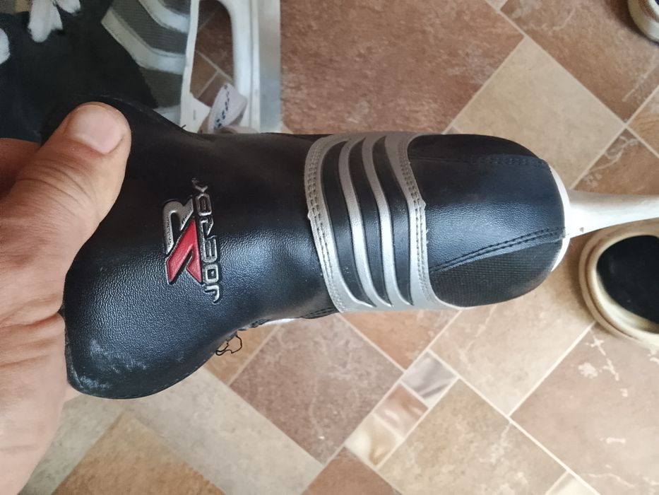Коньки хоккейные