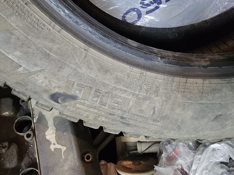 Зминие шины с шипами на 18