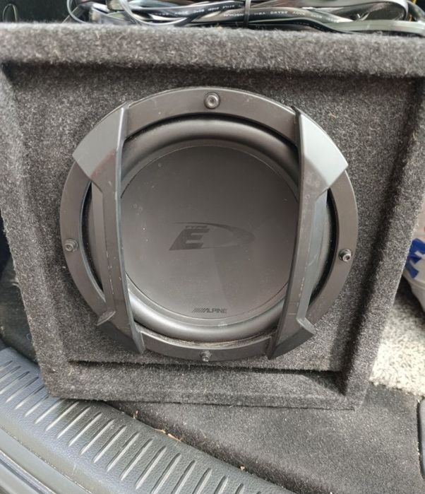Субуфер Alpine SWE 815-8" 150W с вграден усилвател и дистанционно