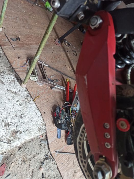 Продам электросамокат