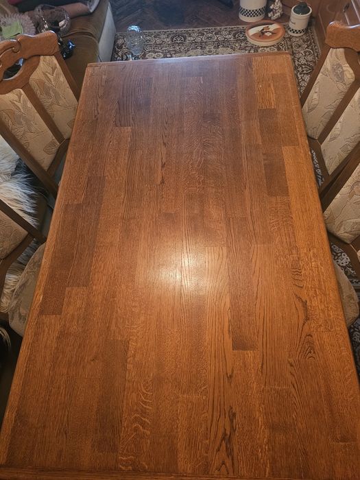 Масивна трапезна маса – естествен дъб