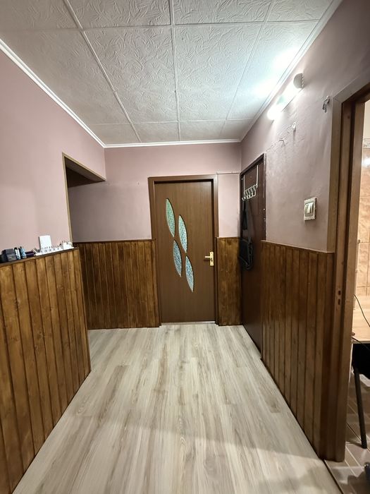 Apartament 3 camere, decomandat, etaj 2/4,zona Negru Vodă
