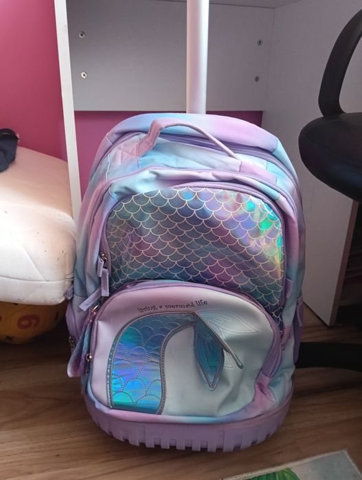 Раници с колелца Wednesday