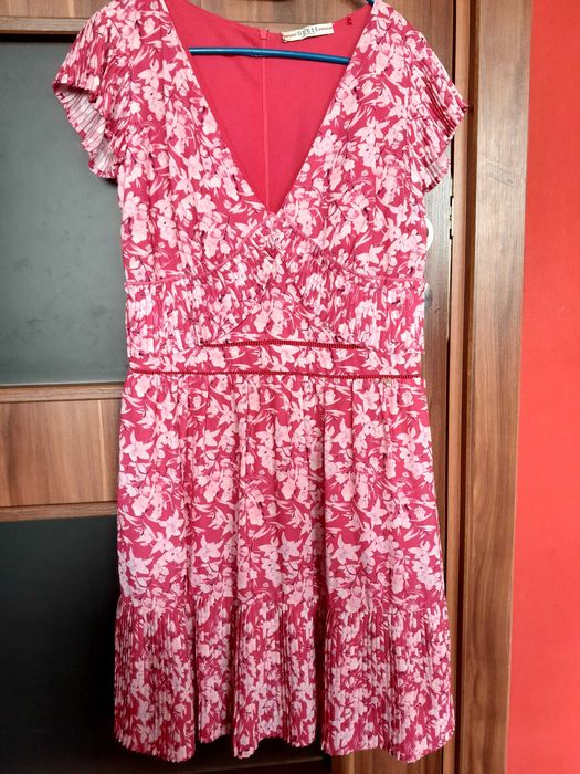 Рокля Guess- M размер