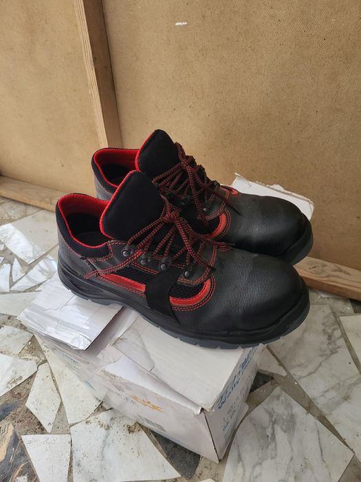 Спец ботинка размер 44