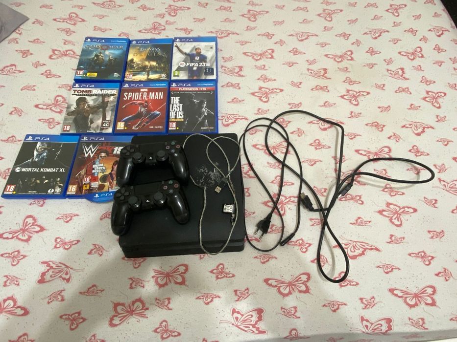 PS 4 cu 2 controllere