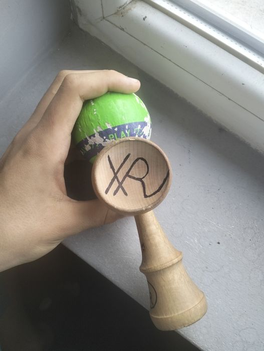 Vând kendama paly semnată de xremus