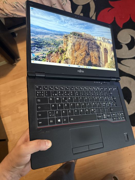 Laptop Fujitsu Lifebook i5 a8a generatie ssd 8gb ram