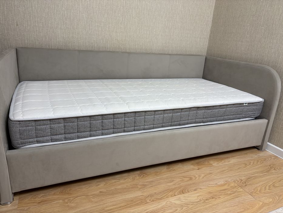 Продам кровать 200/90