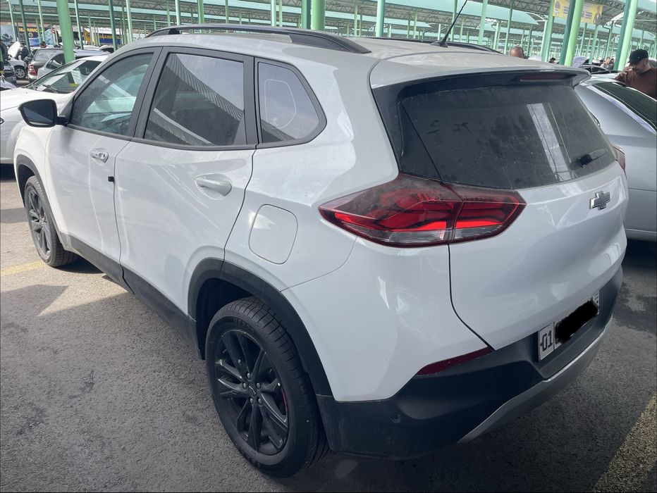 Chevrolet Tracker-2 Red Line