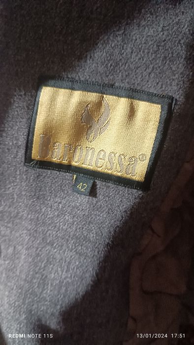 Assalomu alaykum Ayollar Paltosi sotiladi Yangi  ummuman kiyilmagan