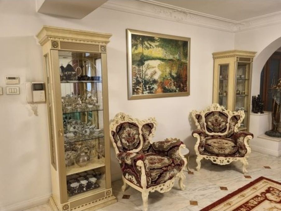 Mobila de lux lemn masiv tapitate