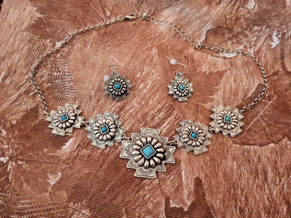 Дамски етно накити