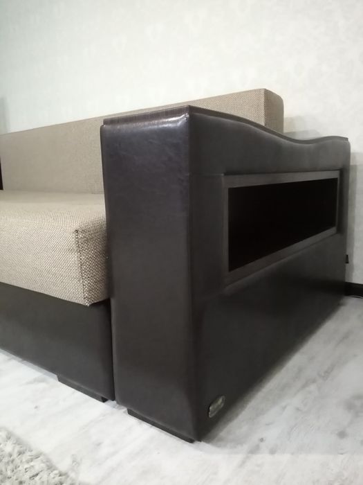 Диван Мягков коричневого цвета