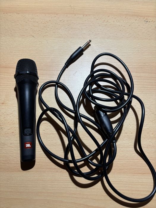 Microfon Jbl cu fir